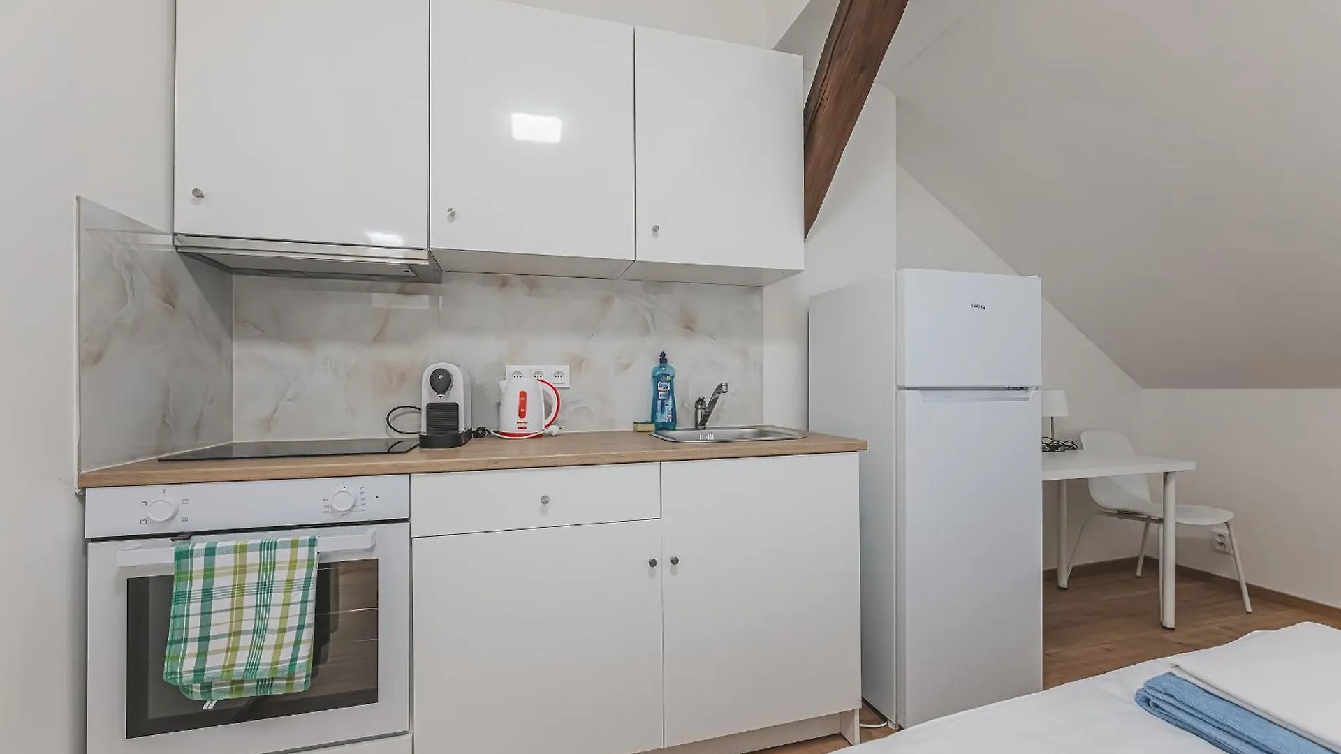 شقة Flat Near Prague Castle Stylish & Prime Location 2 0*,